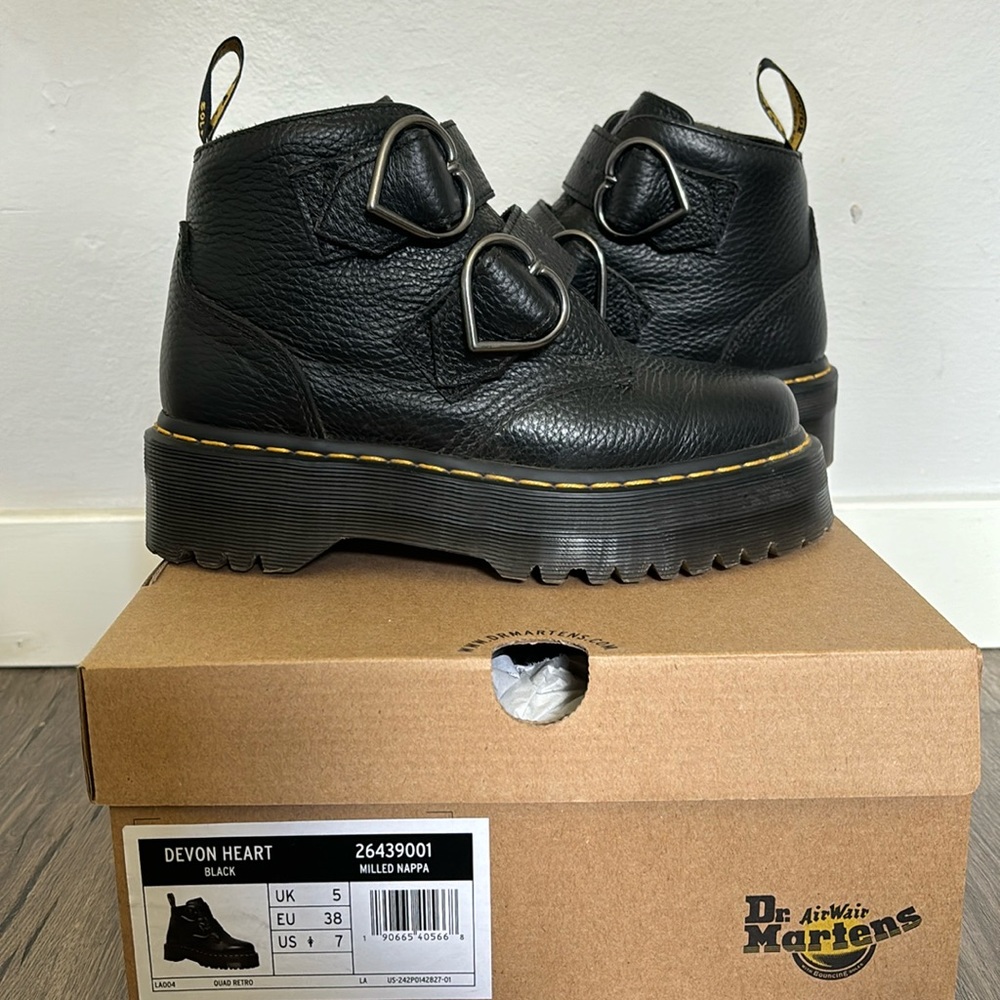 Doc Martens DEVON HEART size 7